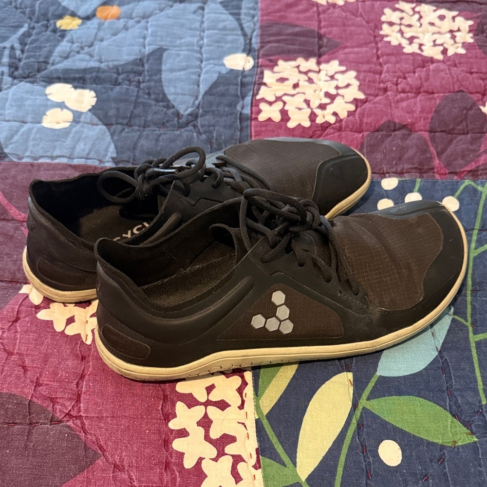 Vivo barefoot Women’s Black and Cream Minimalist Athletic Shoes